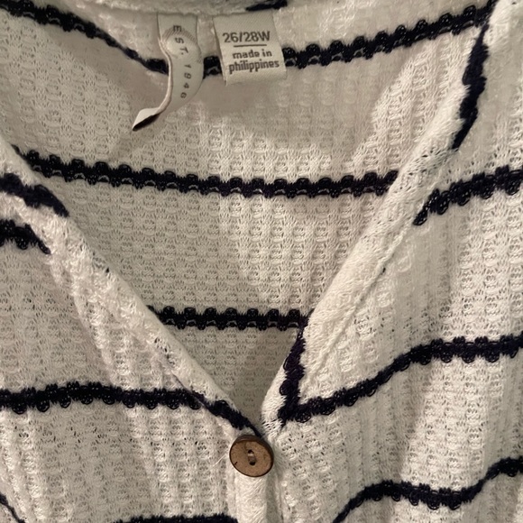 26/28W sleeveless striped shirt - Picture 2 of 5